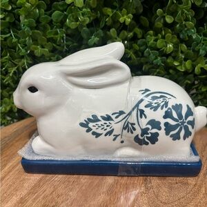 Butter Dish damask Bunny NWT